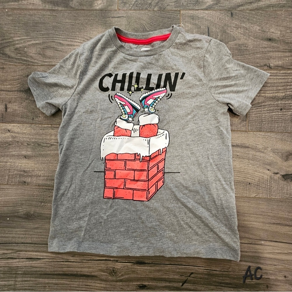 Kid's szS 6/7‎ Boys Gray Chillin Santa Chimney Graphic T Shirt Navy Christmas